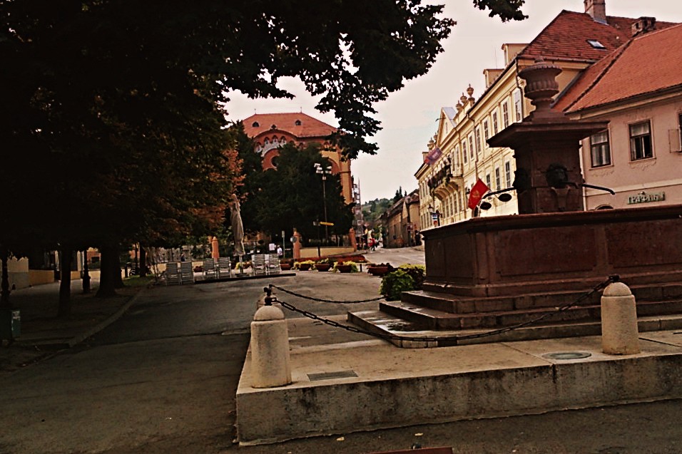 фонтан в Сремски-Карловци Сербия фотографии