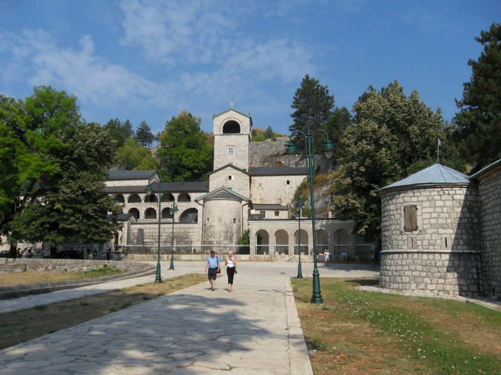 Черногория и храмы
