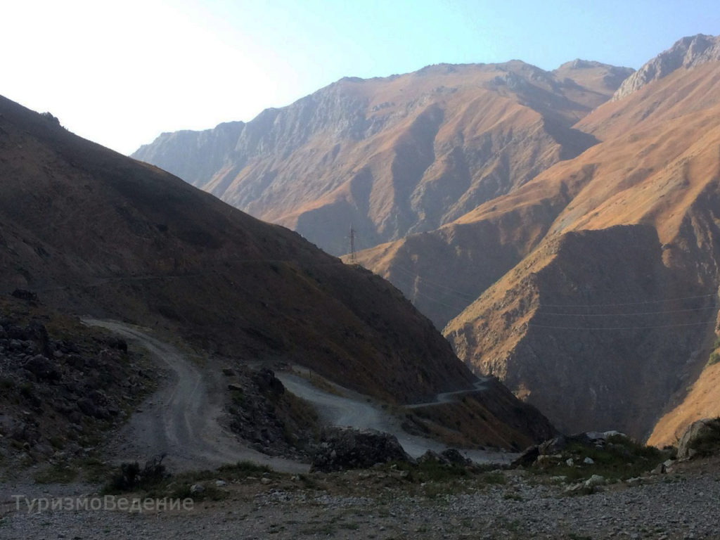 грозный и величественный перевал Хабуработ, Памир