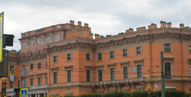 легенда Михайловского замка в Санкт-Петербурге